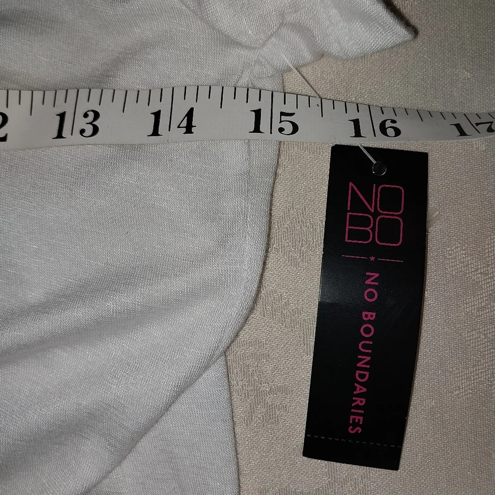 NWT No Boundaries Juniors White Braided V Neck Top Size 7-9 - Picture 14 of 15